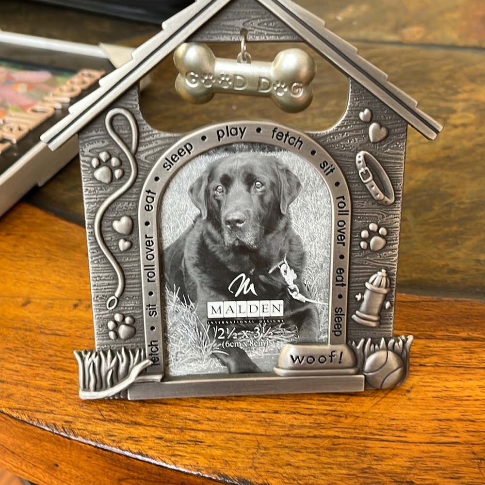 Dog picture frame